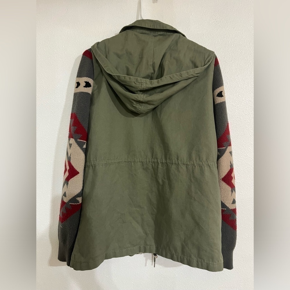 Thread and supply zipp down hooded jacket size M army green